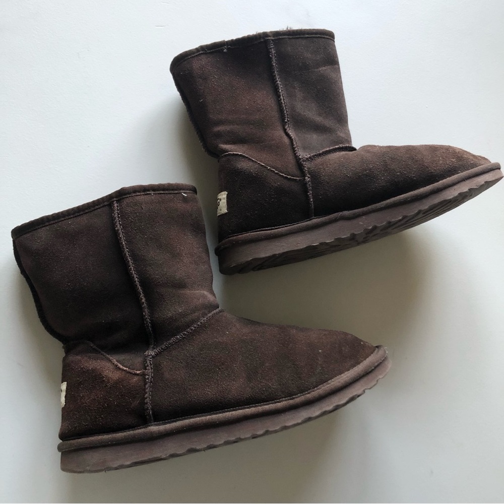 UGG Classic Short Boots Brown Leather and Sheep Skin Size 9